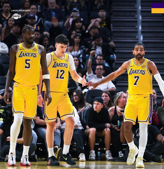 洛杉矶湖人今天比赛